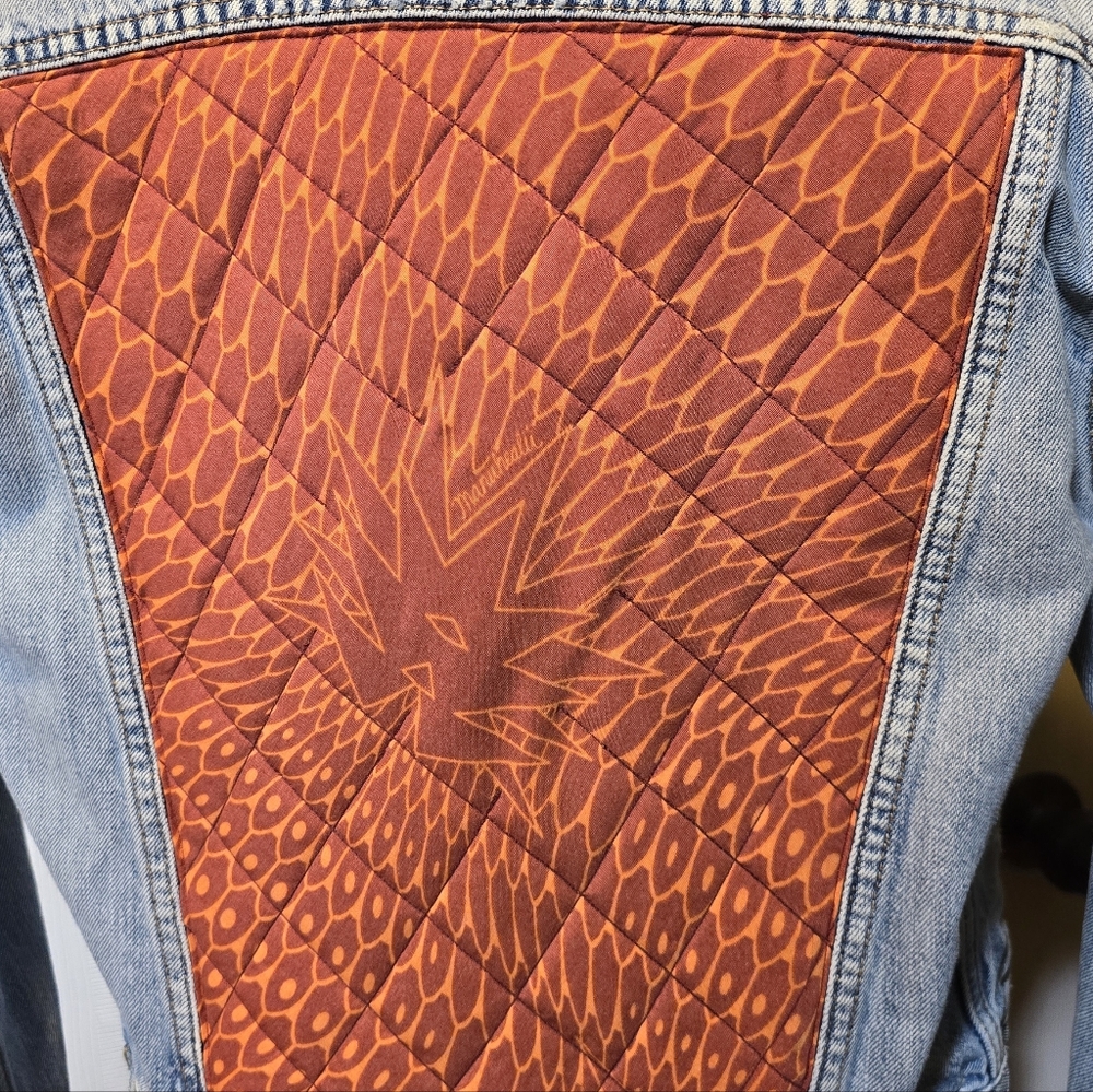 🧡🤎🩵Upcycled Manuhealii Quilted "Pineapple" print Denim Jeans Jacket